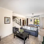 Willa Sunnyvillas: 4br Seafront Villa*private Pool*bw44
